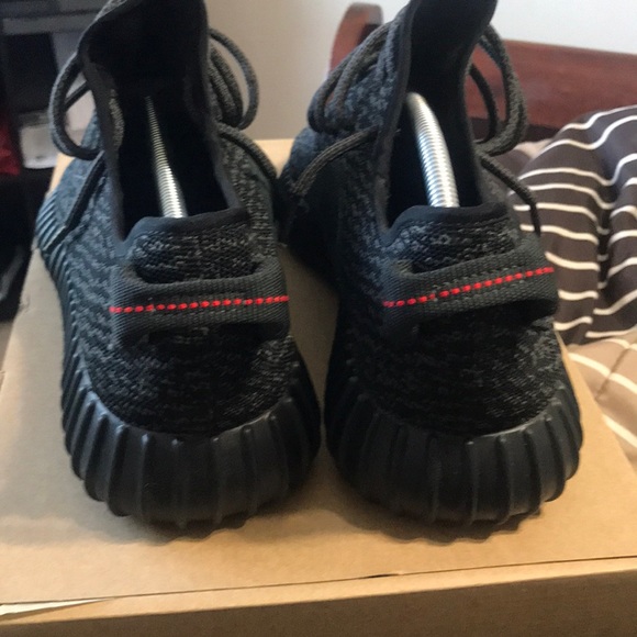 Yeezy Boost 350 Pirate Black sz 10 - Picture 4 of 7